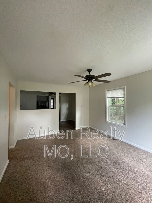 Photo - 667 Thornton St
