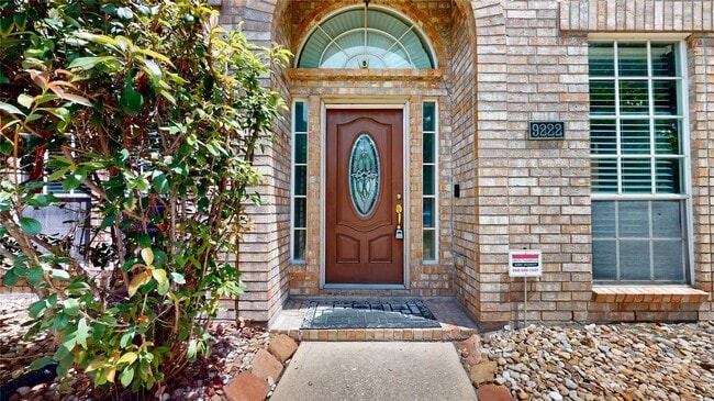 Photo - 9222 Symphonic Ln