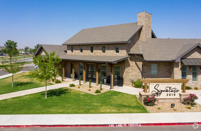 Signature Clubhouse
