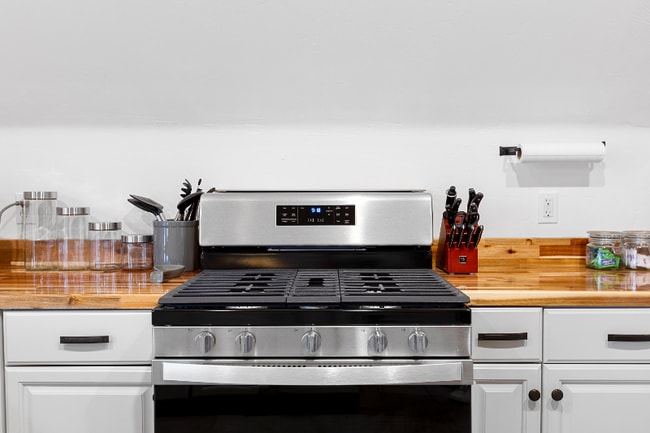 Photo - 725 N Burnt Fork Rd