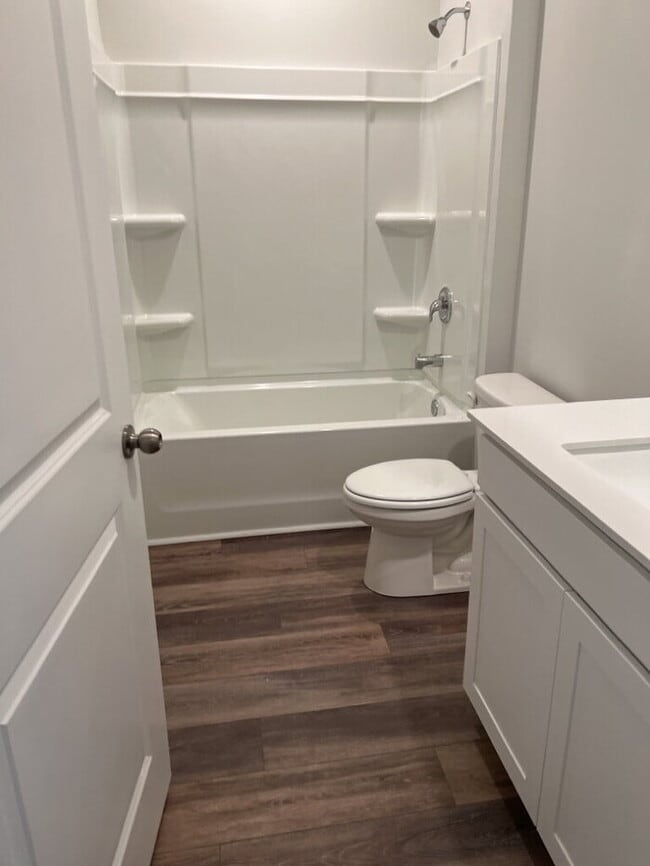 Photo - 293 W Bradford Pointe Dr