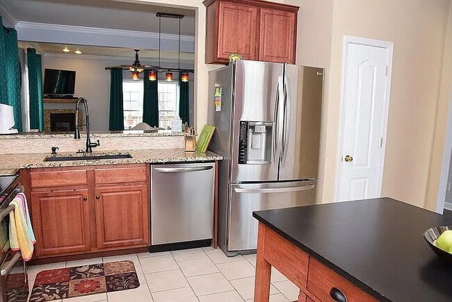 Discover Potential: Expansive 2,439 Sq Ft Space in Vibrant Nashville Locale!