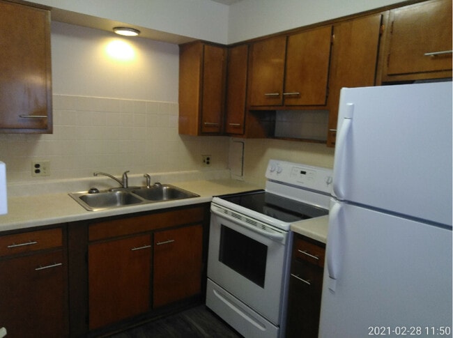230 W Division St