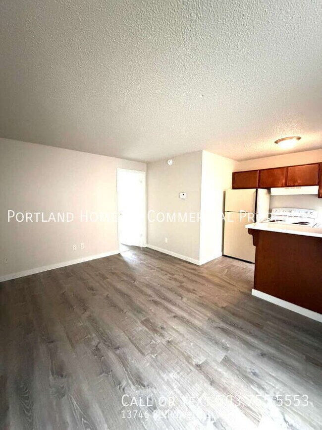 Photo - 13746 SE Powell Blvd