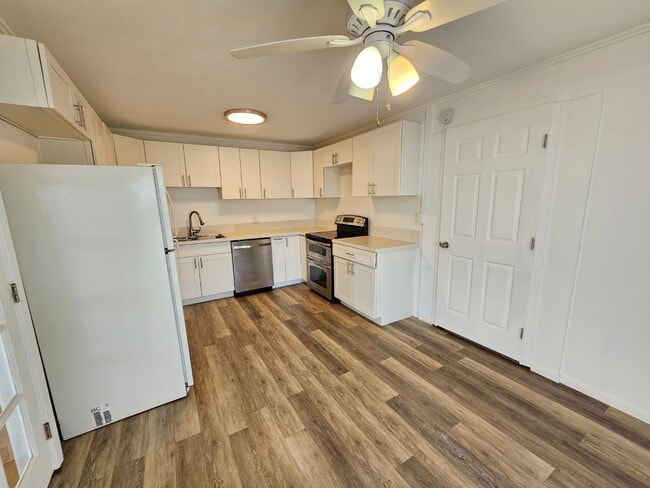 Photo - 1 bedroom 1 bath Apartment. NO parking. Upstairs unit. Unidad 1
