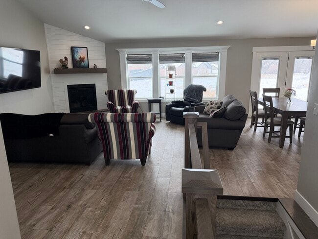 Photo - 240 N 4239 E