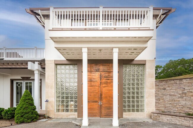 Photo - 984A Noyac Path