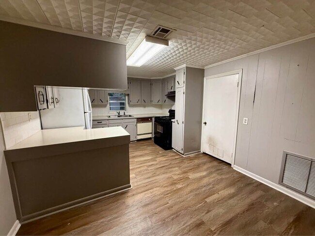 Photo - 3 Bedroom 2 Bathroom Home for Rent