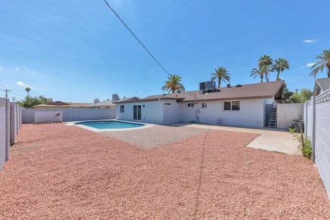 Photo - 6-Bedroom, 3-Bath Tempe Home with Private Pool Near ASU