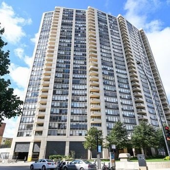 Building Photo - 3930 N Pine Grove Ave Unit 2508