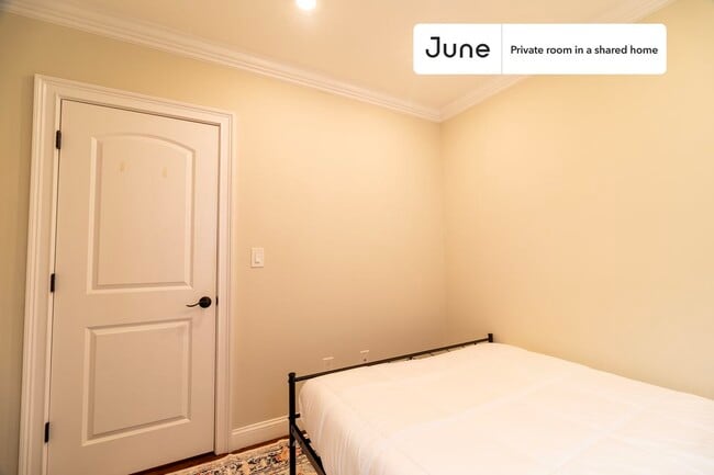 Photo - Room in Shared 4 bed/1.5 bath home Unidad B