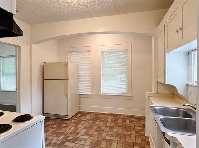 Photo - 607 Woodbine Ave