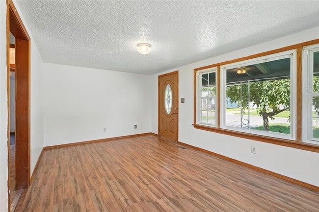 Photo - A must see 3 bedroom 2 bath in El Reno!