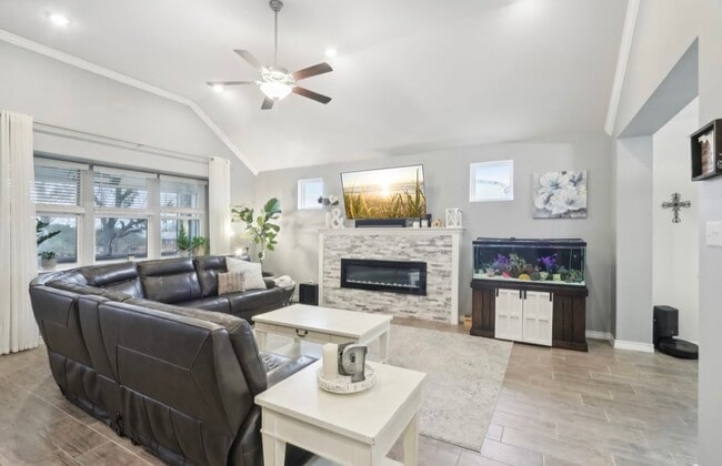 Photo - 8302 Elander Dr