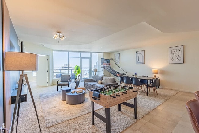Building Photo - 44 W Monroe St Unit ID1263170P Rental