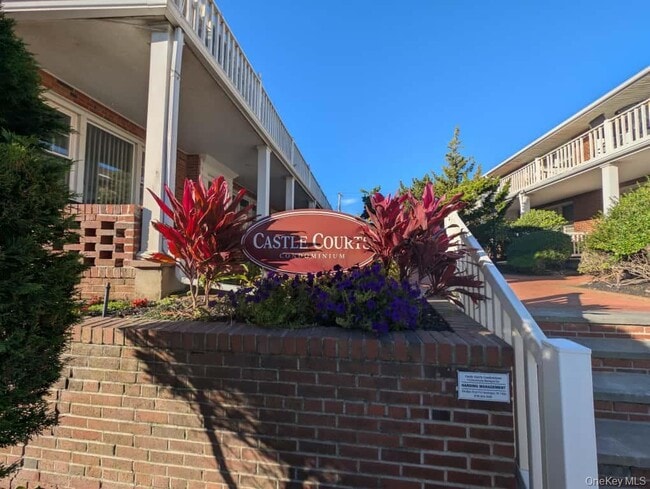 Building Photo - 235 W Broadway Unit C2