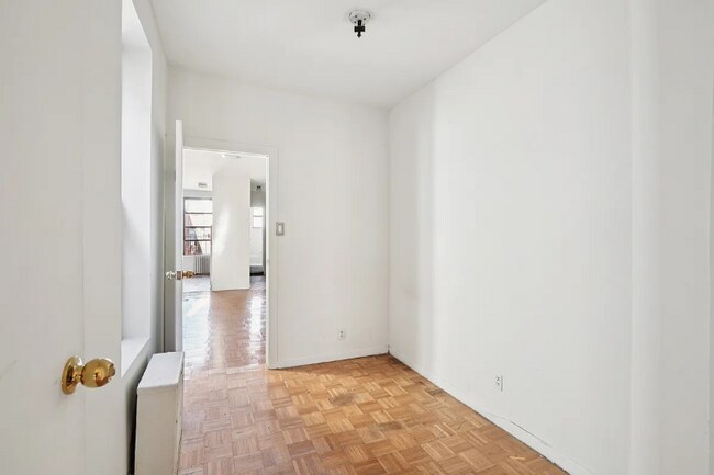 Photo - 323A E 89th St Unit 5W