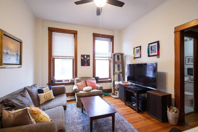 Photo - 3552 N Lakewood Ave Unidad 1