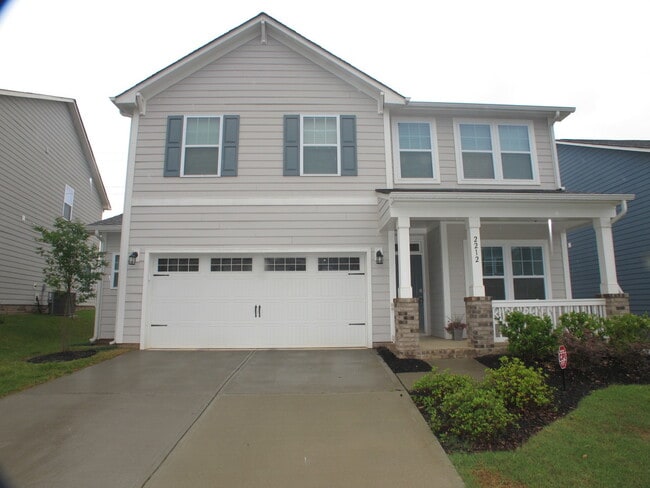 Building Photo - Move-In ready, 4 bedroom, 2.5 bath home lo...