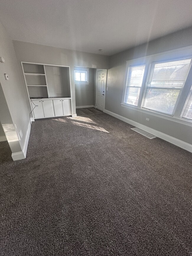 Photo - 8009 Vineyard Ave