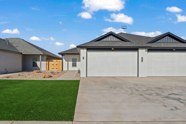 Photo - Like-new duplex in Frenship East! Unit B