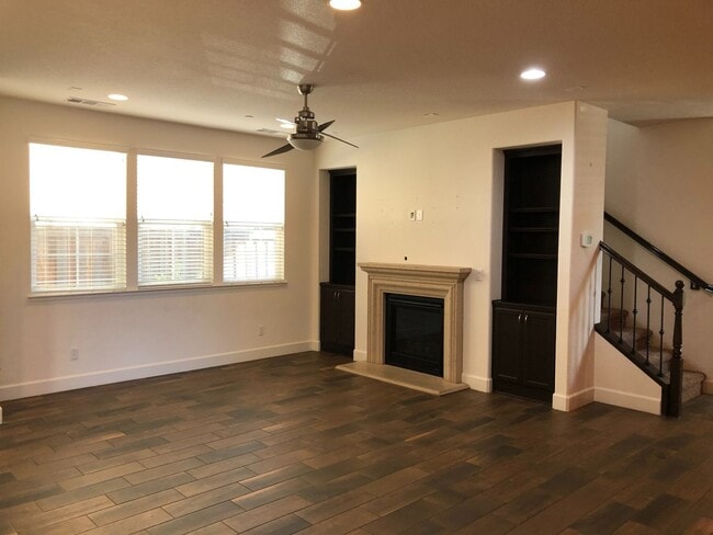 Photo - Beautiful 4 Bed 3 Bath Near Iron Point wit...