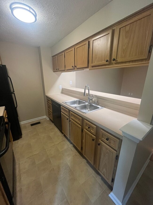 Photo - 71 Broxbourne Dr