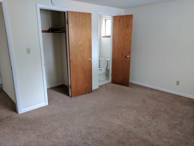 Chestnut Ridge Court