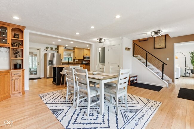 Photo - 521 Thornberry Dr