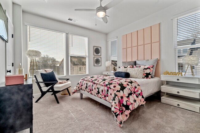 Enderly Towns - Townhomes for Rent in Charlotte, NC - Enderly Neighborhood