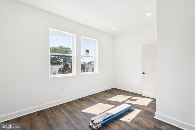 Photo - 4237 Mantua Ave