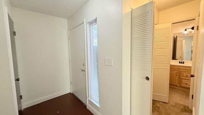 Photo - Charming 2BD/1.5BA Townhome in Westside Danville- Available NOW!