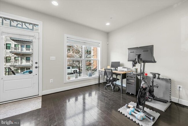 Building Photo - 12611 Macaulay St