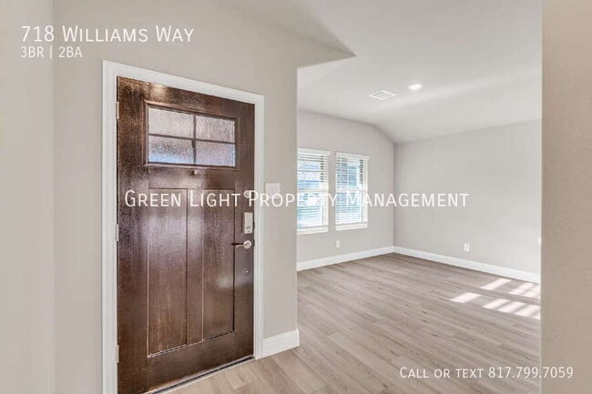 Photo - 718 Williams Wy