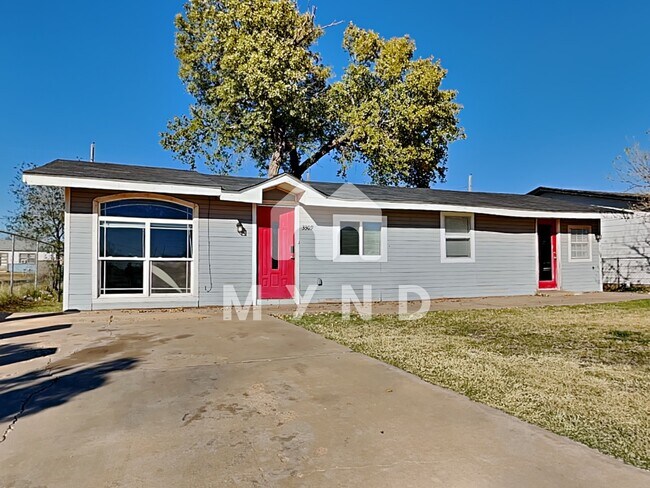 Photo - 3309 E 14th St House