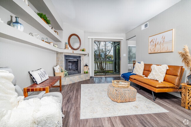 Building Photo - Regatta Rental