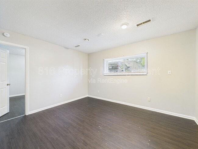 Photo - 1229 W Hayward Ave Unidad C