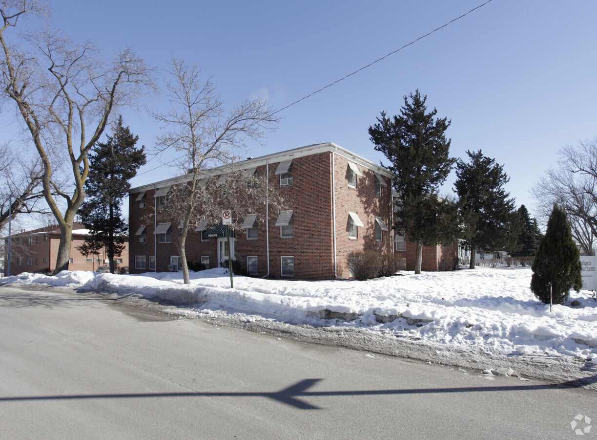 Gladstone Apartments - Gladstone Apartments