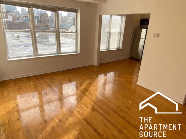 Photo - 1555 N Mohawk St Unidad 3H