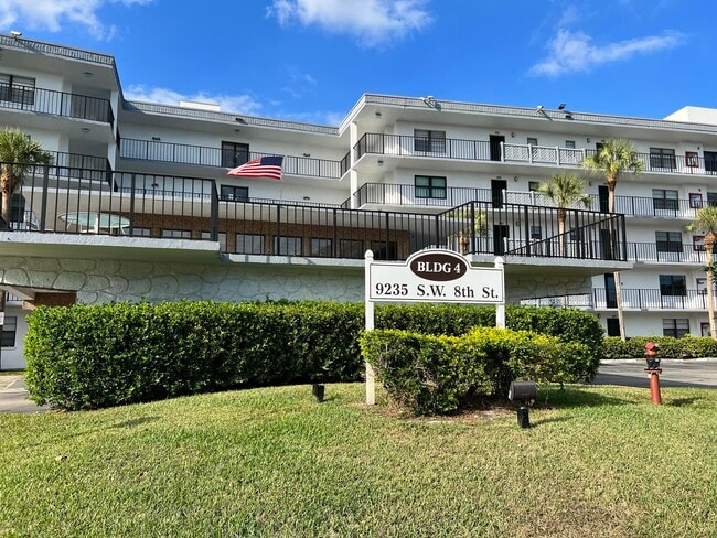 Building Photo - 9235 SW 8th St Unit 106