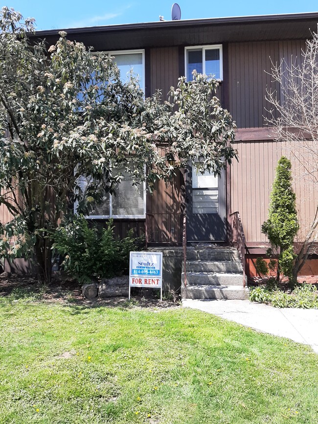 Photo - 618 N Terrace Dr Townhome