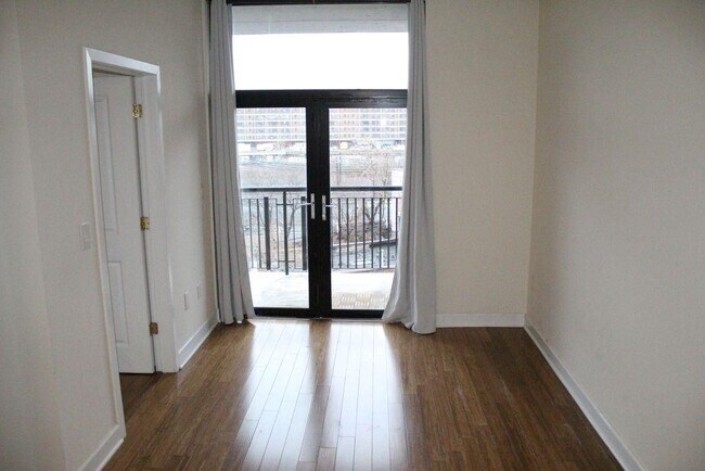 Photo - 610 Newark St. Unidad 6B