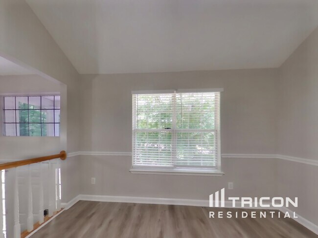 Photo - 65 Applewood Cir