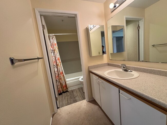 Photo - Comfortable & Convenient Condo in Renton Unit E101