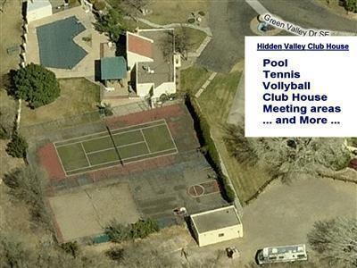 Photo - 829 Hackberry Trail SE