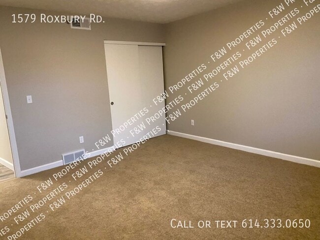Photo - 1579 Roxbury Rd