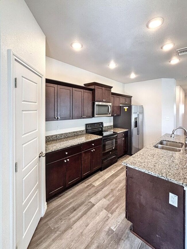 Photo - 613 Old Glory Rd