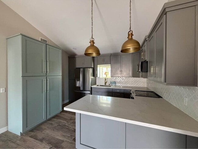 Photo - 233 S Iowa St