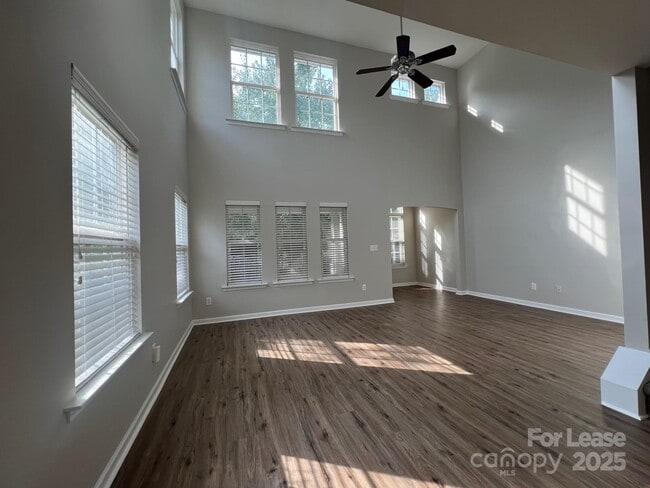 Photo - 18429 Streamline Ct