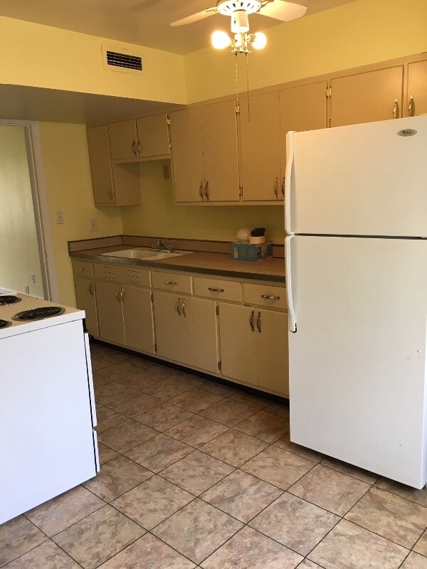 Photo - 843 N University Blvd